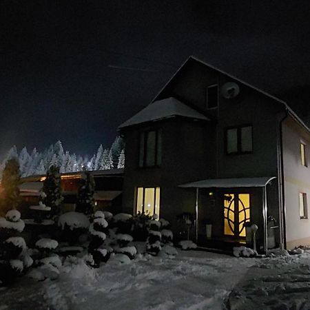 Садиба Квітка Карпат Rusʼka Mokra Buitenkant foto